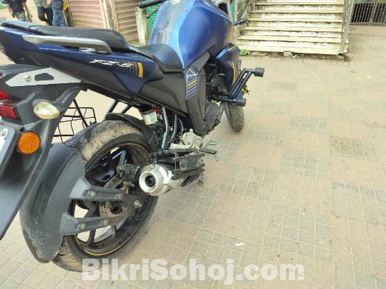 Yamaha Fzs v2